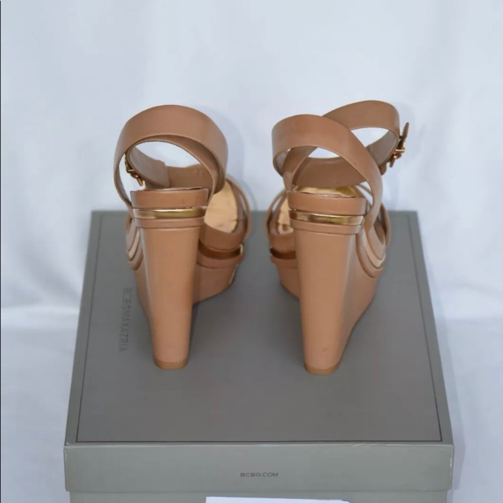 NWB BCBG  Platform Wedge  Sandals 9M Tan Orig $250 - Picture 4 of 11